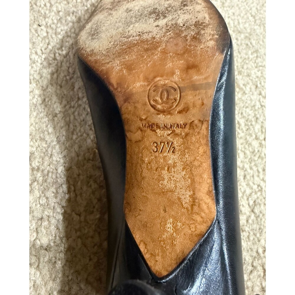 CHANEL Pumps 37.5 Black Beige Leather Cap Toe Pointed Kitten Heel Made Italy - Picture 7 of 14